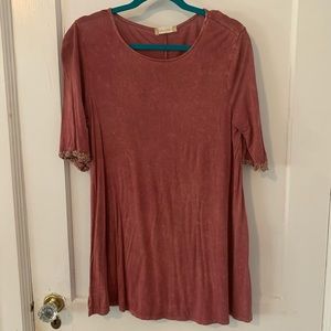 Altar’d state dusty rose t shirt dress with half sleeves with lace trim. Size s.